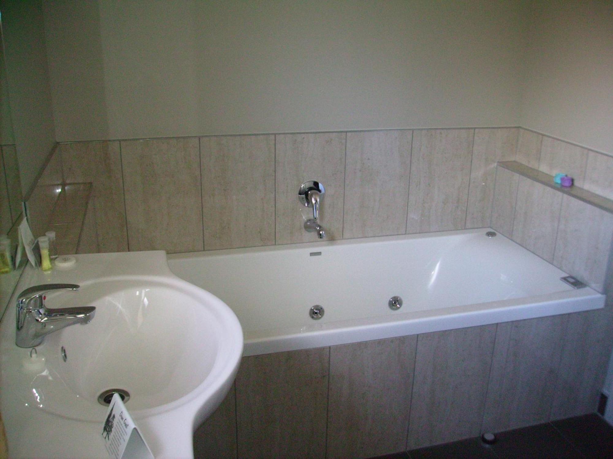המילטון Albert Court Motor Lodge מראה חיצוני תמונה