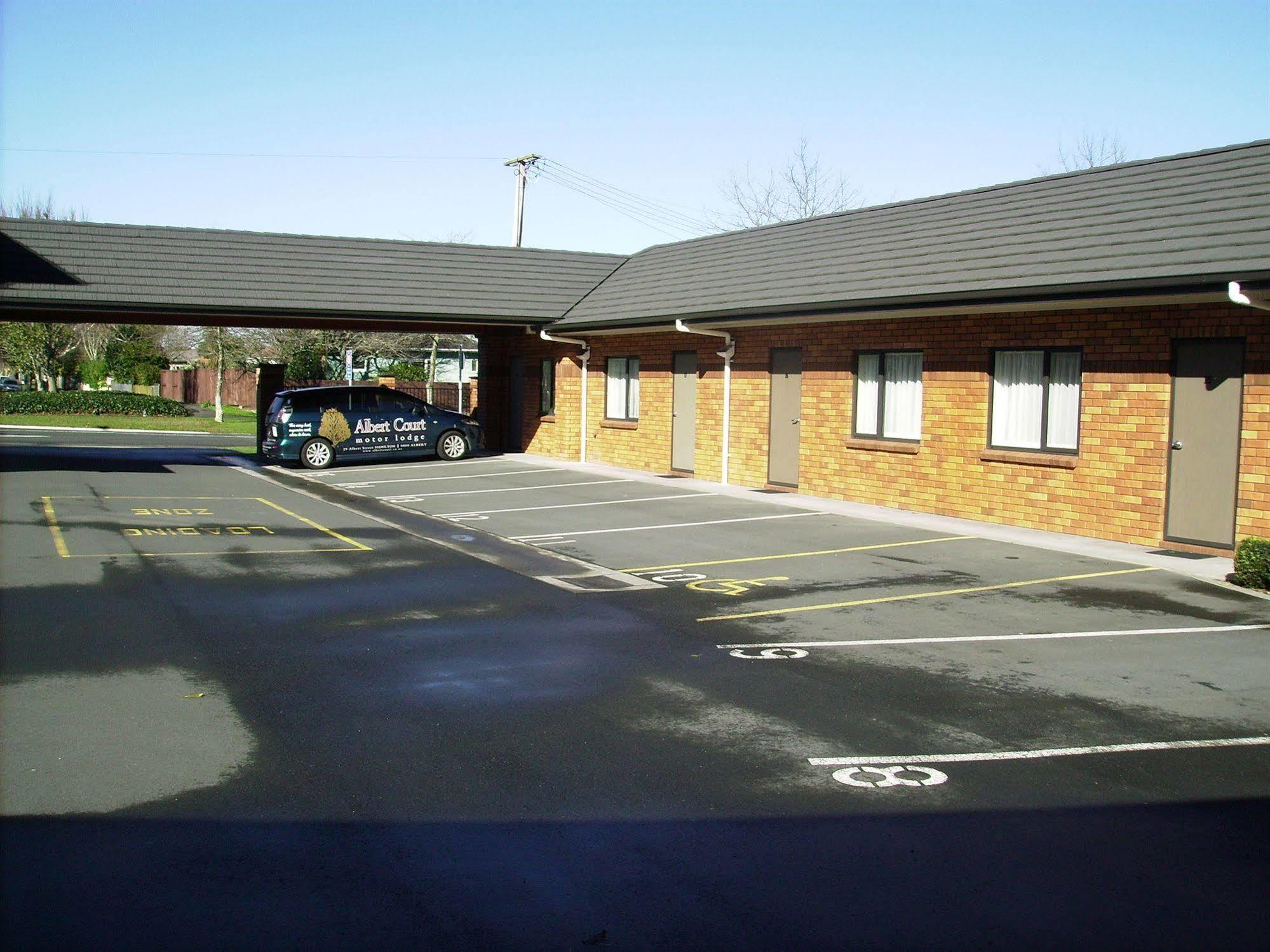 המילטון Albert Court Motor Lodge מראה חיצוני תמונה