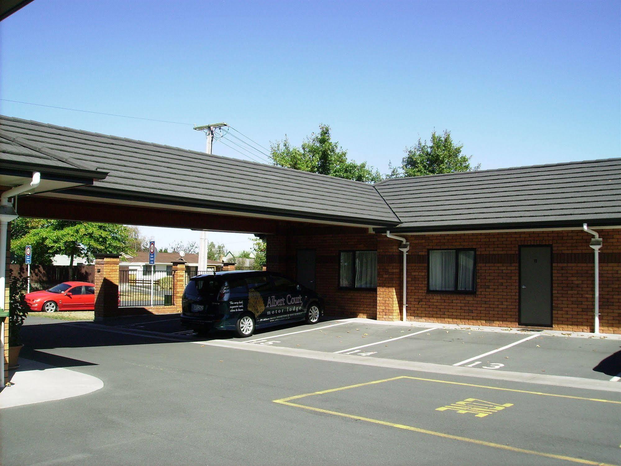 המילטון Albert Court Motor Lodge מראה חיצוני תמונה
